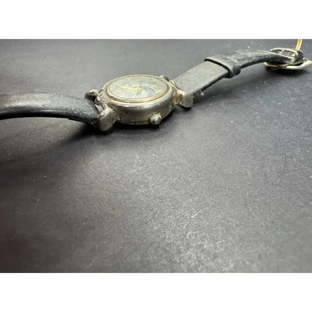 Vtg Chic Moon Face Dial Date Women's Watch Silver Tone Black Calf Band LCH143